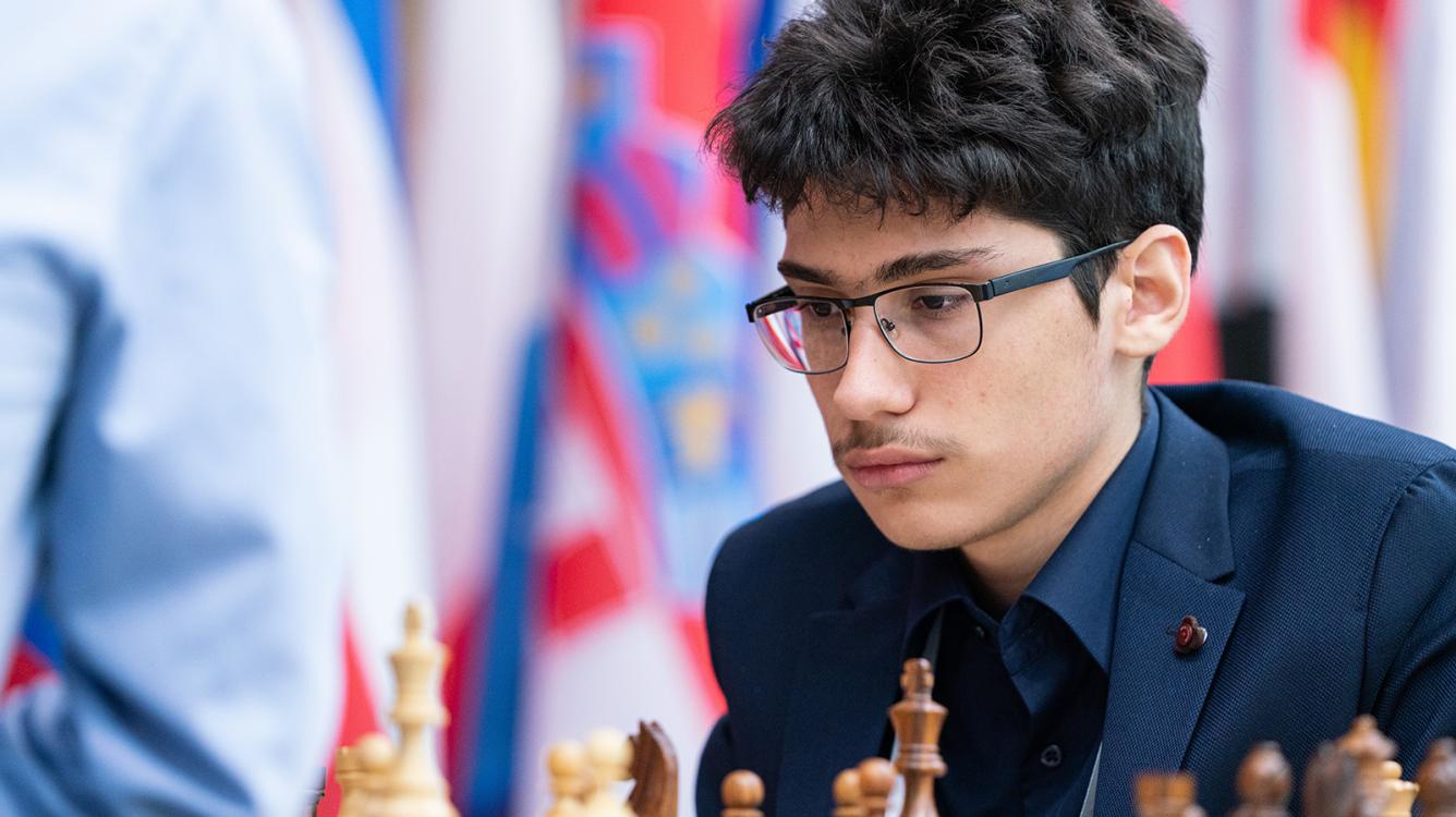 Pemuda asal Iran Kalahkan Pecatur Juara Dunia Magnus Carlsen dari Rumah