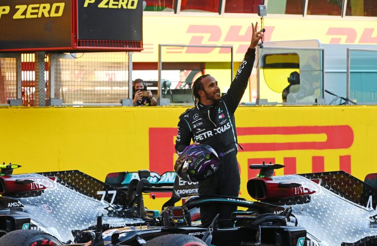 Lewis Hamilton Tinggal Selangkah Lagi Kalahkan Rekor Michael Schumacher