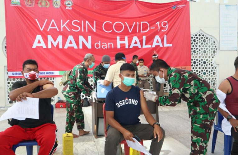 Atlet dan Pelatih Pelatda KONI Aceh Disuntik Vaksin Covid-19