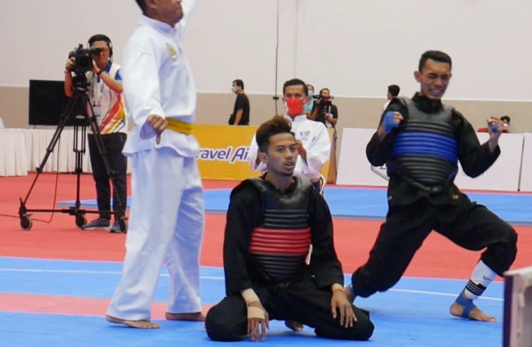 Atlet Pencak Silat Indonesia Meraih Perak SEA Games