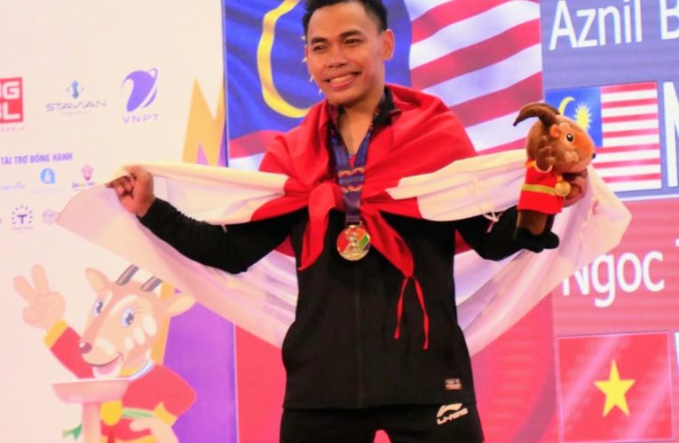 Eko Yuli Irawan Raih Emas Angkat Besi 61 kg SEA Games Vietnam