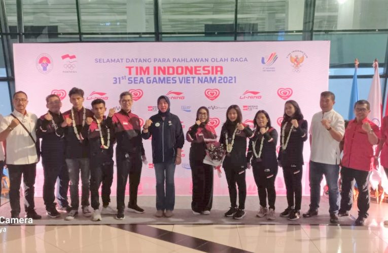 Atlet Senam Kebanggaan Indonesia Tiba di Tanah Air dari SEA Games Vietnam