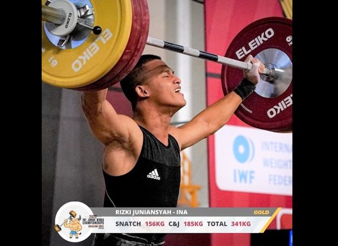 Atlet Angkat Besi Putra Rizki Juniansyah Raih 3 Emas dan Pecahkan Rekor Dunia Junior pada Kejuaraan Dunia Junior 2022