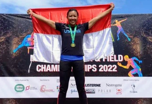 Dedeh Erawati Juara Lari 100 m SMTFA International Masters Track & Field Championships di Singapura