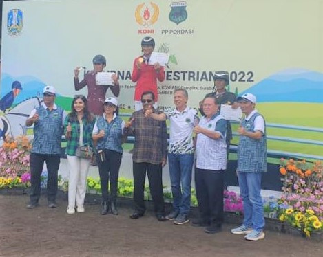 Jawa Barat Juara Umum Kejurnas Berkuda Equestrian Tahun 2022 di Kenpark Surabaya