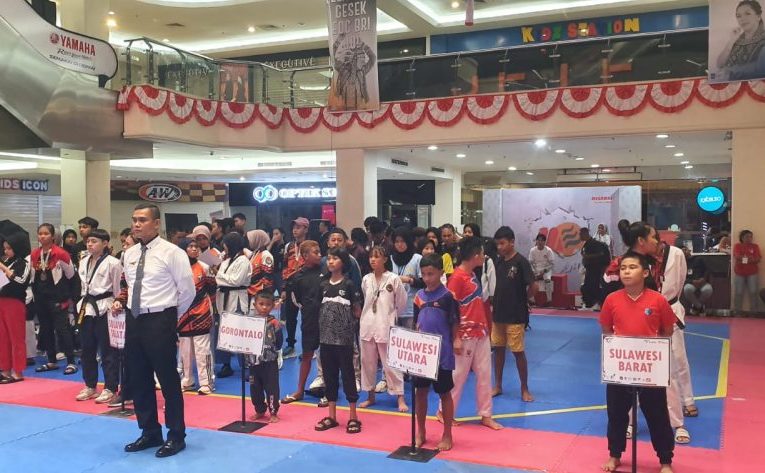 Ketua Harian PBTI Menutup Kejuaraan Wilayah V Taekwondo Open Tournament Se-Sulawesi