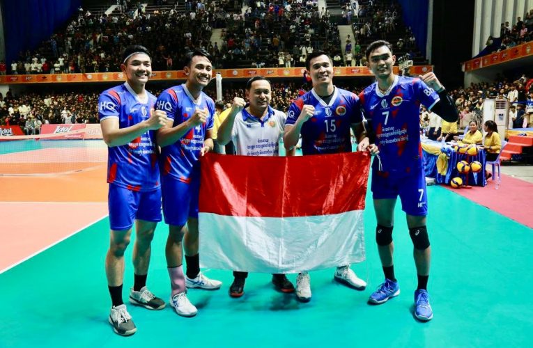 Atlet dan Pelatih Voli Indonesia Berhasil Mengantar Klub Kamboja Juara Liga Techo Volleyball League