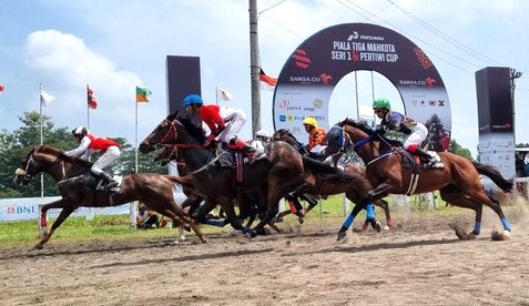Saksikan Pertamina Piala Tiga Mahkota Pordasi 2024, Ketum KONI Pusat Ajak Masyarakat Pacu Kuda Sukseskan PON XXI Aceh-Sumut