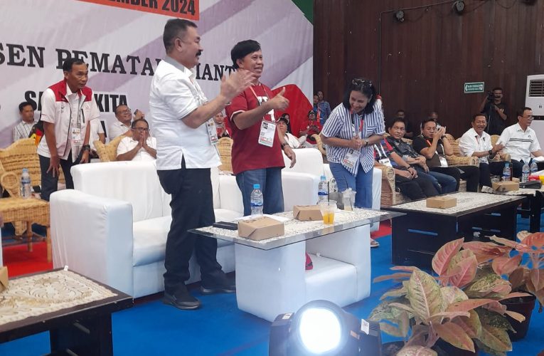 Ellyas Pical & Jeka Saragih Hebohkan Pertandingan Tinju di Pematang Siantar