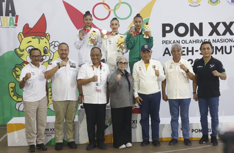 Usai Pengalungan Medali di Senam, Ketum KONI Pusat Meninjau Media Center