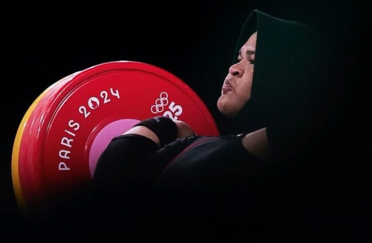 Lifter Aceh Nurul Akmal Jadi Penyulut Api di Pembukaan PON Aceh-Sumut 2024