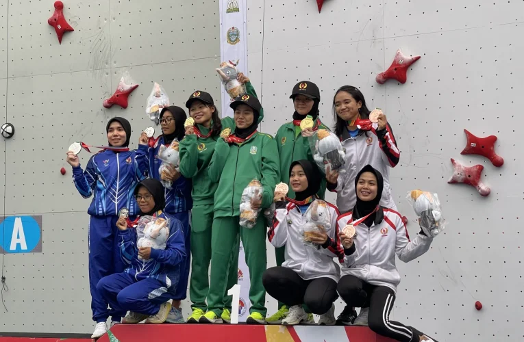 Tim Panjat Tebing Speed Relay Putri Jawa Timur Pecahkan Rekor pada PON XXI Aceh-Sumut 2024