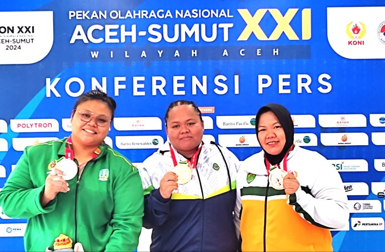 Fitria Martiningsih Pecahkan Rekor Angkat Berat Kelas +84 kg PON XXI Aceh-Sumut 2024