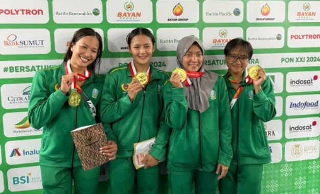 Berlaga pada PON XXI, Tim Renang Putri Jawa Timur Pertajam Dua Rekor PON Estafet