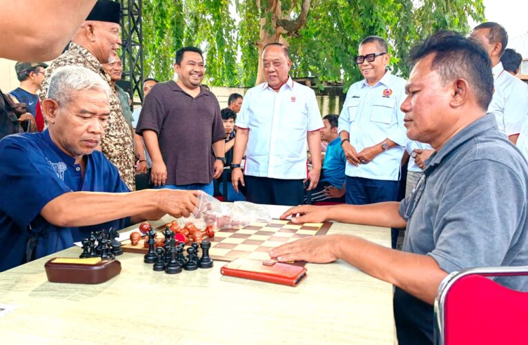 Ketum KONI Pusat Resmi Menutup Open Tournament Catur JBC Cup 2025