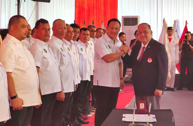 Ketum KONI Pusat Melantik Juara Dunia Tinju Daud Yordan sebagai Ketum KONI Kalimantan Barat