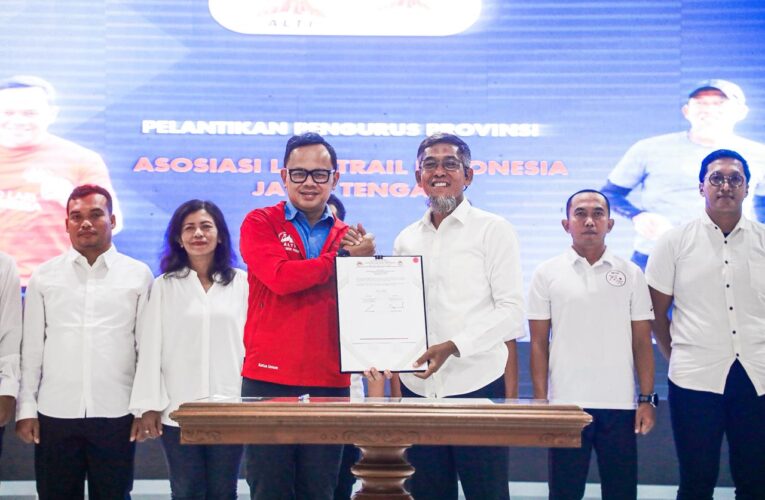 Resmi Dilantik Bima Arya, Sekda Jateng Sumarno Pimpin ALTI Jateng 2025-2029