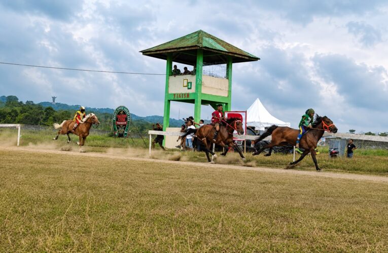 Di Pulau 1000 Kuda Menuju Panggung Dunia, KN Pordasi Gaungkan Aman Berprestasi dan Dukung Sport Tourism Sumba
